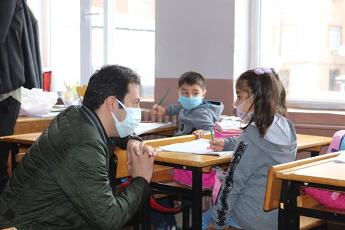 İlçemiz Kaymakam V. Muhammed Fazıl TÜZEL, Cumhuriyet İlkokulunu Ziyaret Etti
