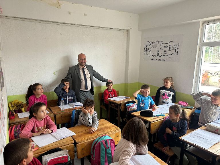 İLÇEMİZ KAYMAKAMI SAYIN HAKAN BAHÇE OKULLARIMIZI ZİYARET ETTİ